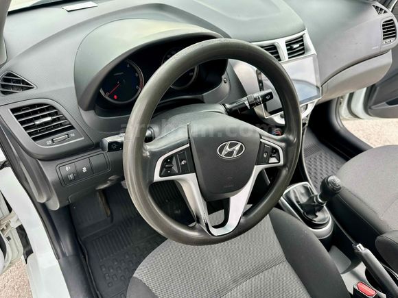 Galeriden Hyundai Accent Blue 1.6 CRDI Mode Plus 2013 Model Konya