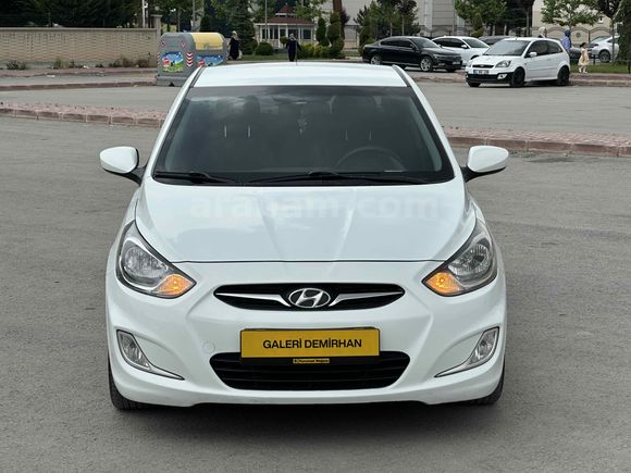 Galeriden Hyundai Accent Blue 1.6 CRDI Mode Plus 2013 Model Konya