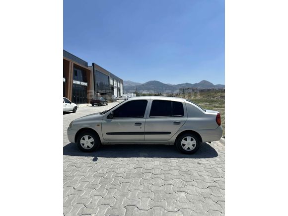 Sahibinden Renault Clio 1.4 RNA 2000 Model 