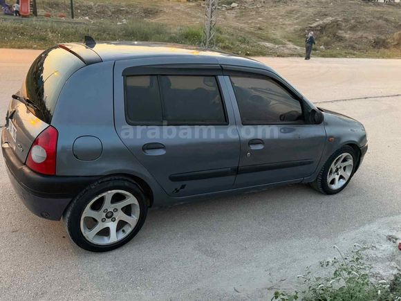 Sahibinden Renault Clio 1.4 RN 2001 Model 