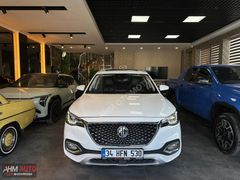 BOYASIZ 2023 MODEL MG HS 1.5 T-GDI LUXURY CAM TVN/360 ÇEVRE GPŞ.