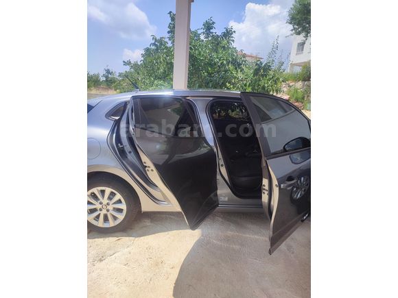 Sahibinden Renault Clio 1.0 TCe Touch 2023 Model