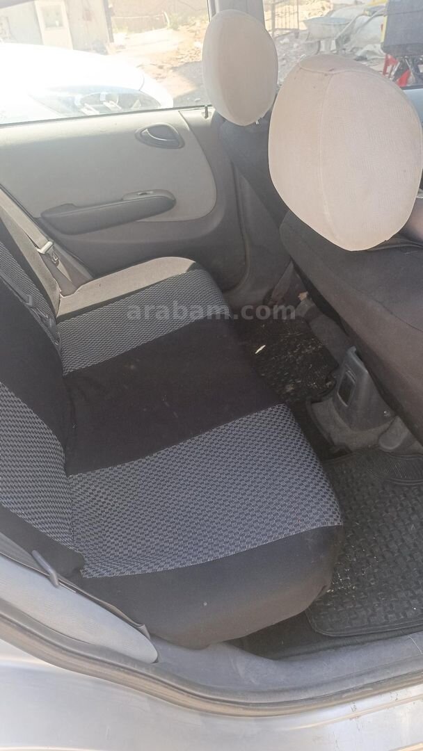 Sahibinden Honda City 1.4 Comfort 2006 Model 356.000 km Gri (Gümüş) 4