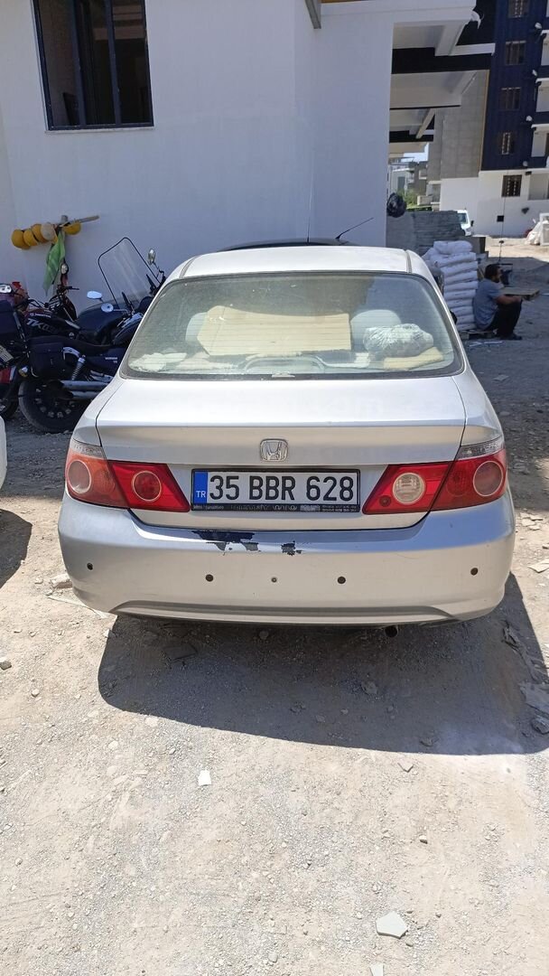 Sahibinden Honda City 1.4 Comfort 2006 Model 356.000 km Gri (Gümüş) 5