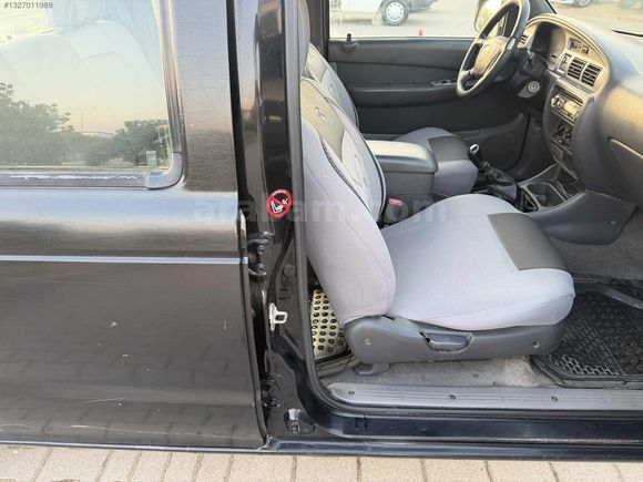 2005-Mazda 2.500 dizel-Klimalı.