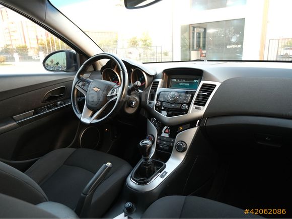 OTOSTORE'DAN Cruze HB 1.6 LT Plus MANUEL LPG'Lİ 2012