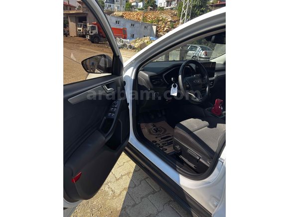Sahibinden Ford Focus 1.0 EcoBoost Titanium Stil 2023 Model 