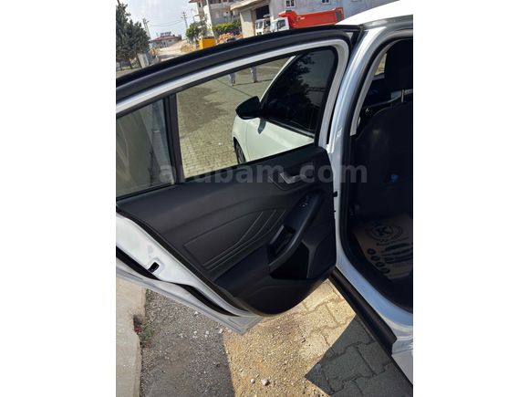 Sahibinden Ford Focus 1.0 EcoBoost Titanium Stil 2023 Model 