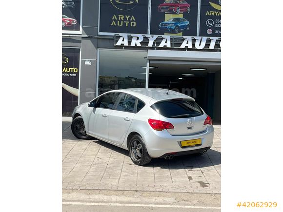 OPEL ASTRA 2010 MODEL (MOTOR YAPILMASI GEREKLİ)
