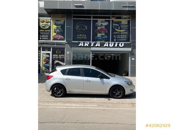 OPEL ASTRA 2010 MODEL (MOTOR YAPILMASI GEREKLİ)