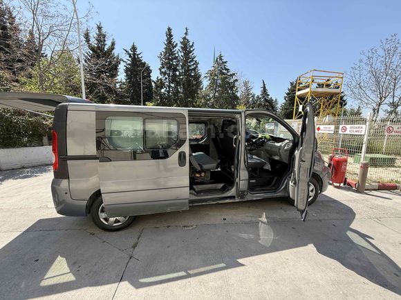 Sahibinden Renault Trafic Multix 2.0 dCi 2011 Model 