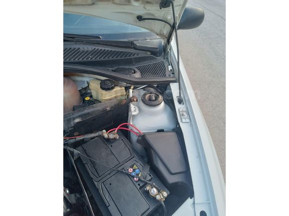 Sahibinden Renault Clio 1.4 RNA 2000 Model Malatya