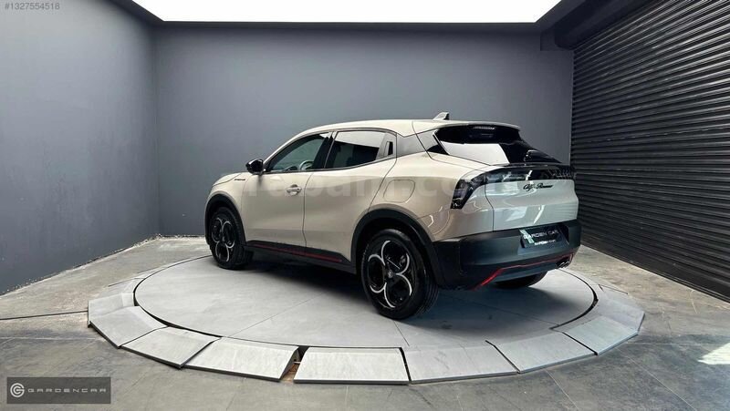 '''GARDEN'''ŞAMPANYA/SİYAH 2025 ALFA ROMEO SPECİALE 5