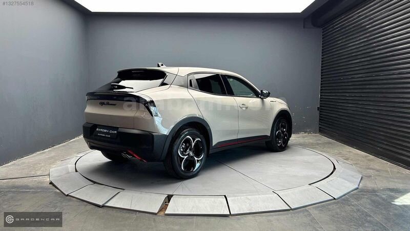 '''GARDEN'''ŞAMPANYA/SİYAH 2025 ALFA ROMEO SPECİALE 3