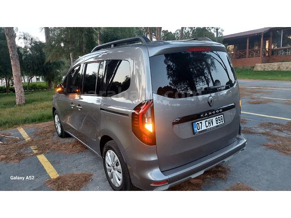 Sahibinden Renault Kangoo Multix 1.5 BluedCi Iconic 2025 Model Antalya