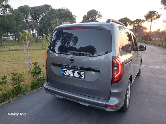 Sahibinden Renault Kangoo Multix 1.5 BluedCi Iconic 2025 Model Antalya