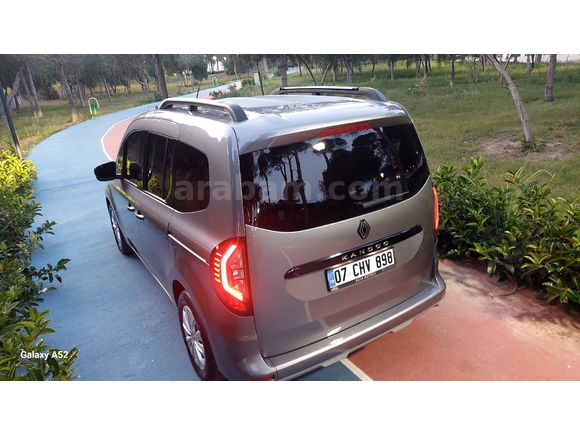 Sahibinden Renault Kangoo Multix 1.5 BluedCi Iconic 2025 Model Antalya