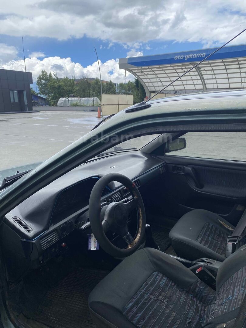 Sahibinden Mazda 323 1.6 1993 Model Düzce 451.000 km Turkuaz 5