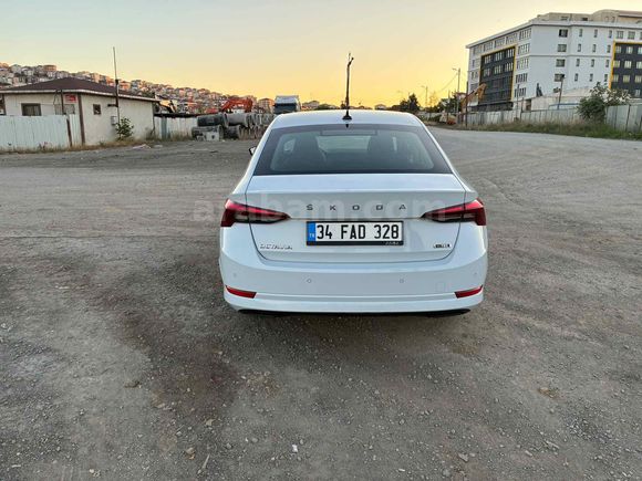 Sahibinden Skoda Octavia 1.0 e-Tec Elite 2022 Model  89000km Beyaz