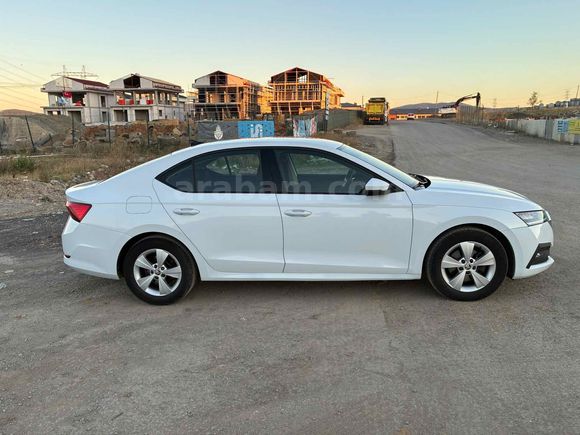 Sahibinden Skoda Octavia 1.0 e-Tec Elite 2022 Model  89000km Beyaz