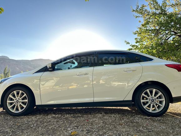 Ford Focus  2015 Model dolu paket