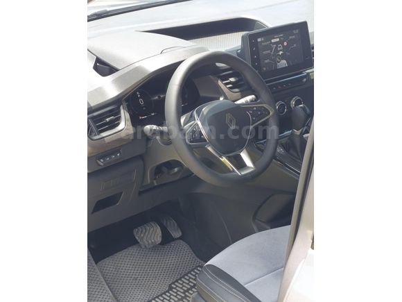 Sahibinden Renault Kangoo Multix 1.5 BluedCi Iconic 2026 Model