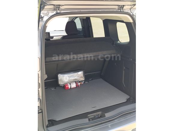 Sahibinden Renault Kangoo Multix 1.5 BluedCi Iconic 2026 Model