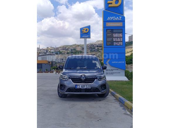 Sahibinden Renault Kangoo Multix 1.5 BluedCi Iconic 2026 Model
