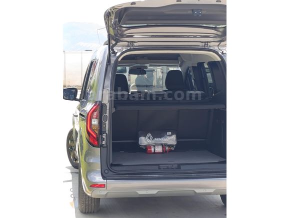 Sahibinden Renault Kangoo Multix 1.5 BluedCi Iconic 2026 Model