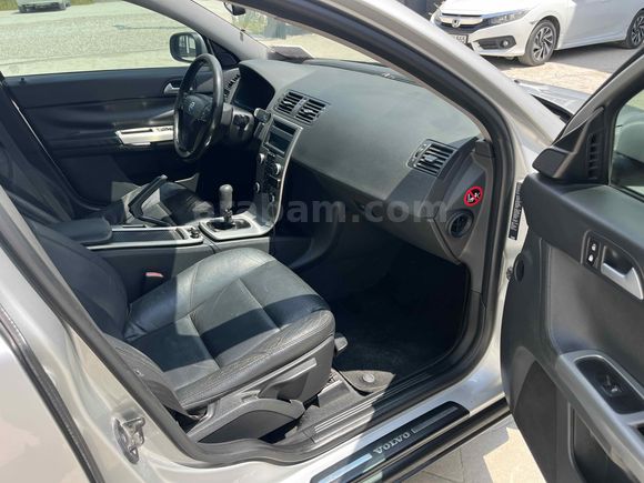 Sahibinden Volvo S40 1.6 D Dynamic 2009 Model  281.000 km Gri (Gümüş)
