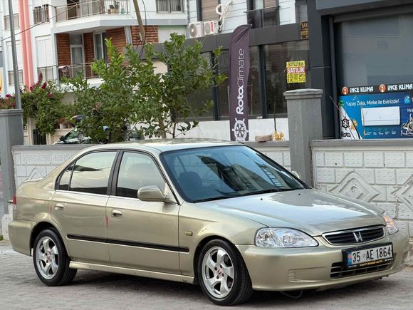 Galeriden Honda Civic 1.6 i ES 2000 Model Antalya