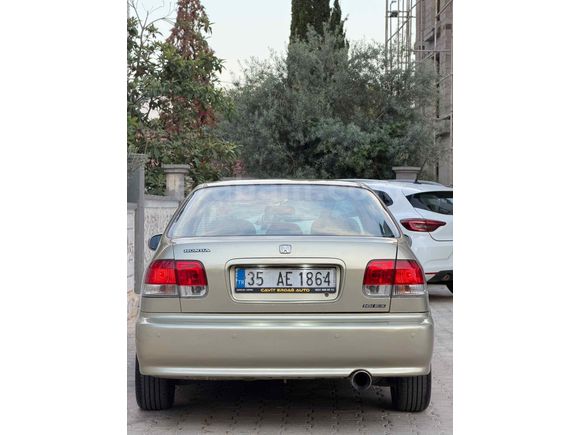 Galeriden Honda Civic 1.6 i ES 2000 Model Antalya