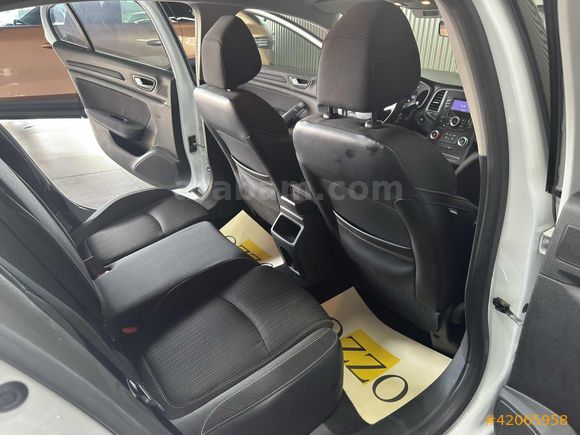 OZZO AUTO-2019-MEGANE-DİZEL-OTOMATİK-TOUCH-160BİN_KM