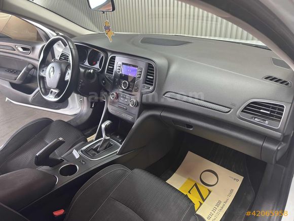OZZO AUTO-2019-MEGANE-DİZEL-OTOMATİK-TOUCH-160BİN_KM