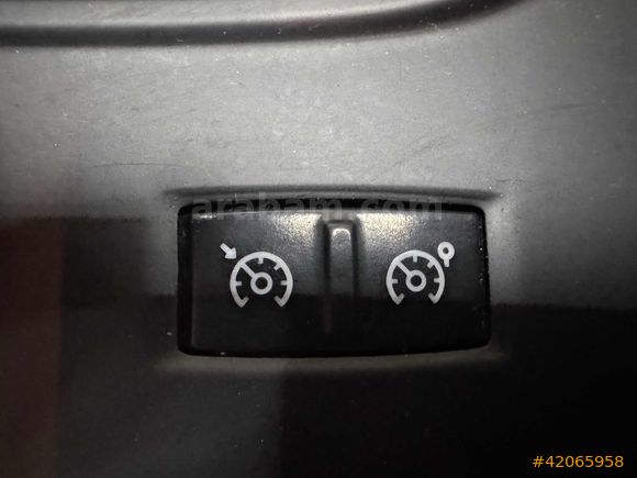 OZZO AUTO-2019-MEGANE-DİZEL-OTOMATİK-TOUCH-160BİN_KM