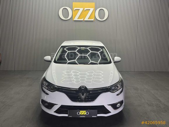 OZZO AUTO-2019-MEGANE-DİZEL-OTOMATİK-TOUCH-160BİN_KM
