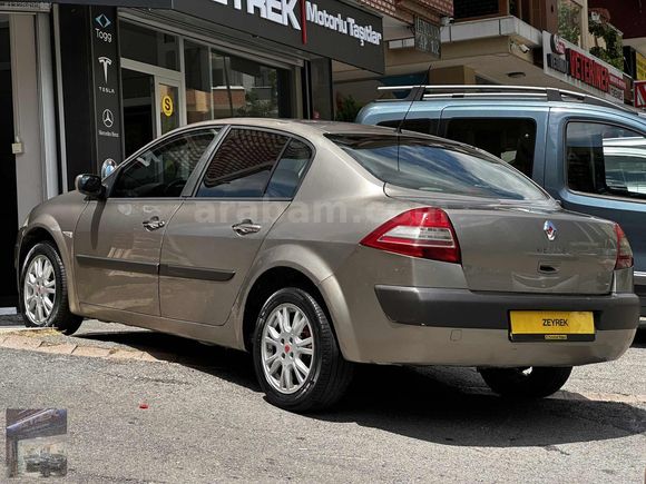 2008 MODEL OLUP 255 BİN KM AİLE ARACI