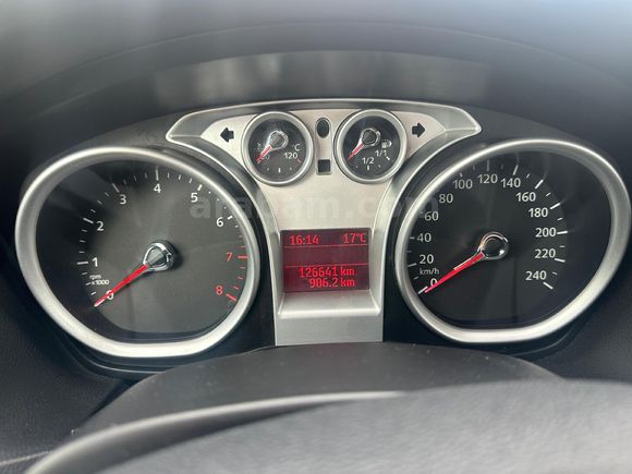 Sahibinden Ford Focus 1.6 Titanium 2011 Model  128.500 km Gri (Gümüş)