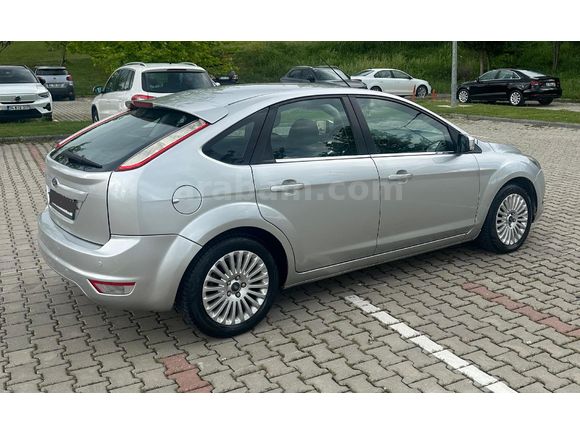 Sahibinden Ford Focus 1.6 Titanium 2011 Model  128.500 km Gri (Gümüş)