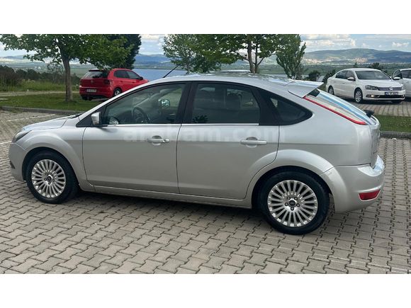 Sahibinden Ford Focus 1.6 Titanium 2011 Model  128.500 km Gri (Gümüş)