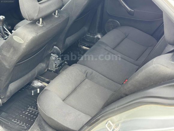2000 BORA 1.6 BASİC DEĞİŞENSİZ 258'xxx KM BAKIMLI