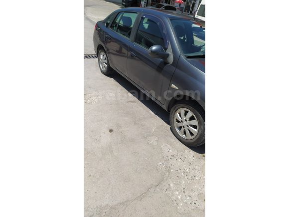 Öğretmenden Renault Symbol 1.4 Expression 2010 Model 