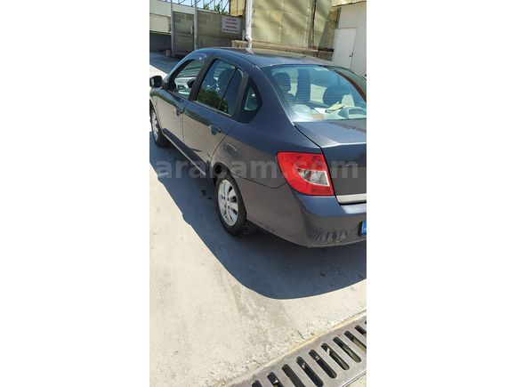 Öğretmenden Renault Symbol 1.4 Expression 2010 Model 