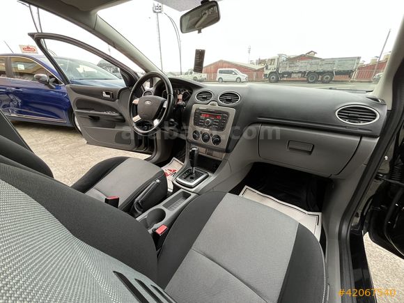 2011 FOCUS COLLECTİON 1.6 -OTOMATİK VİTES- HATASIZ AYARINDA
