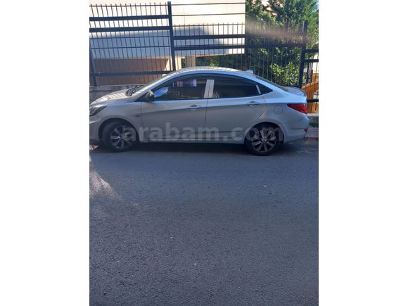 Sahibinden Hyundai Accent Blue 1.6 CRDI Mode Plus 2013 Model