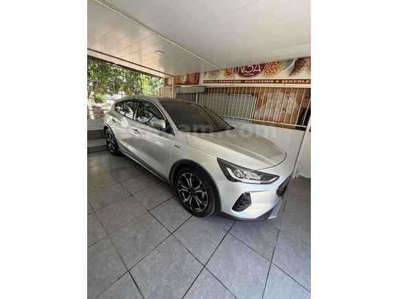 Sahibinden Ford Focus 1.5 TDCi Active X 2023 Model  cam tavan full+full