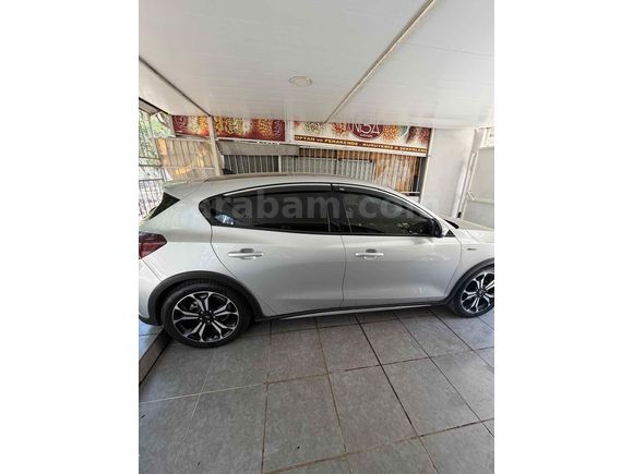 Sahibinden Ford Focus 1.5 TDCi Active X 2023 Model  cam tavan full+full