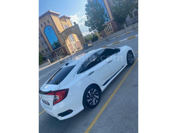 Galeriden Honda Civic 1.6i VTEC Executive 2018 Model Çorum