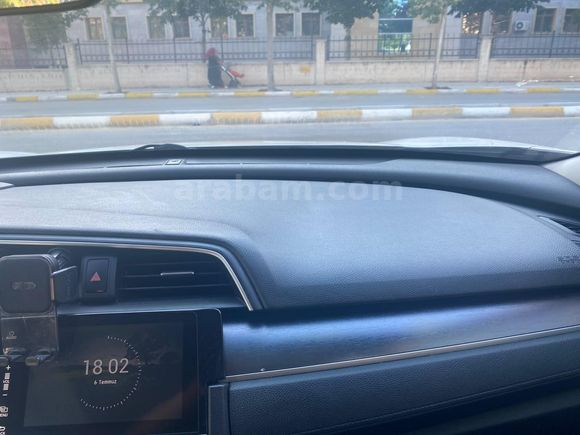Galeriden Honda Civic 1.6i VTEC Executive 2018 Model Çorum