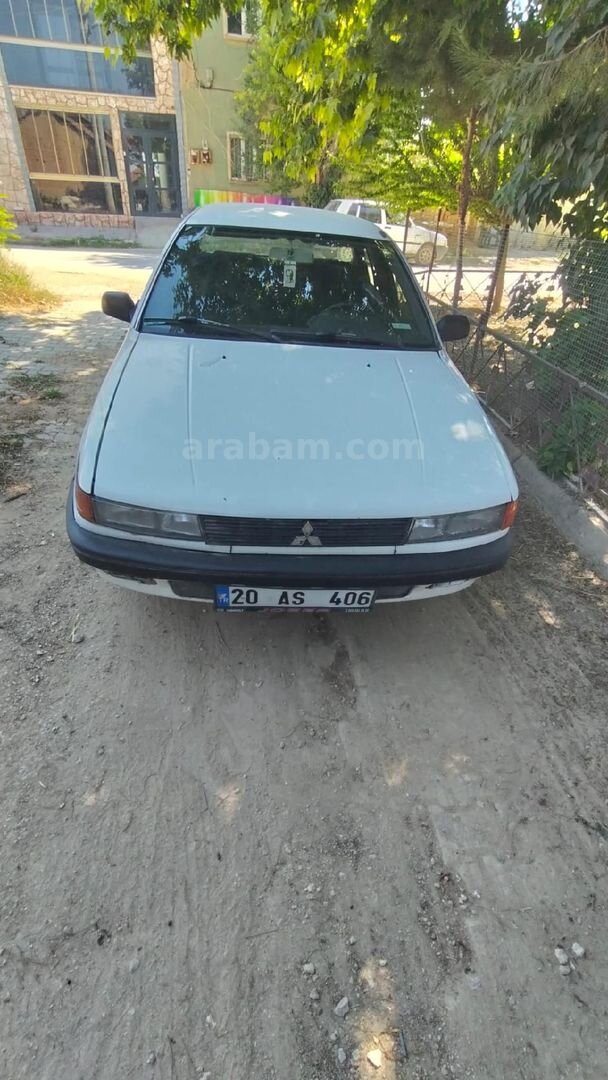 Sahibinden Mitsubishi Lancer 1.5 GLX 1990 Model Afyonkarahisar 279.747 km Beyaz 2